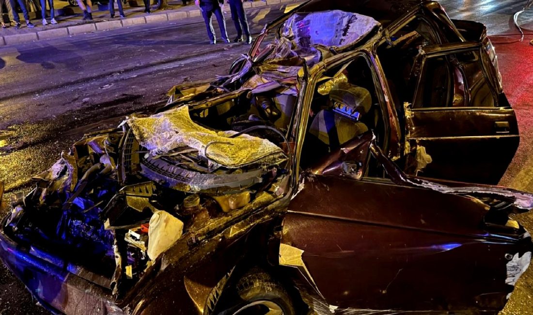 Söke’de Feci Trafik Kazası: Bir Sürücü Yaralandı Söke'de meydana gelen feci trafik kazasında bir sürücü yaralandı. Olayın