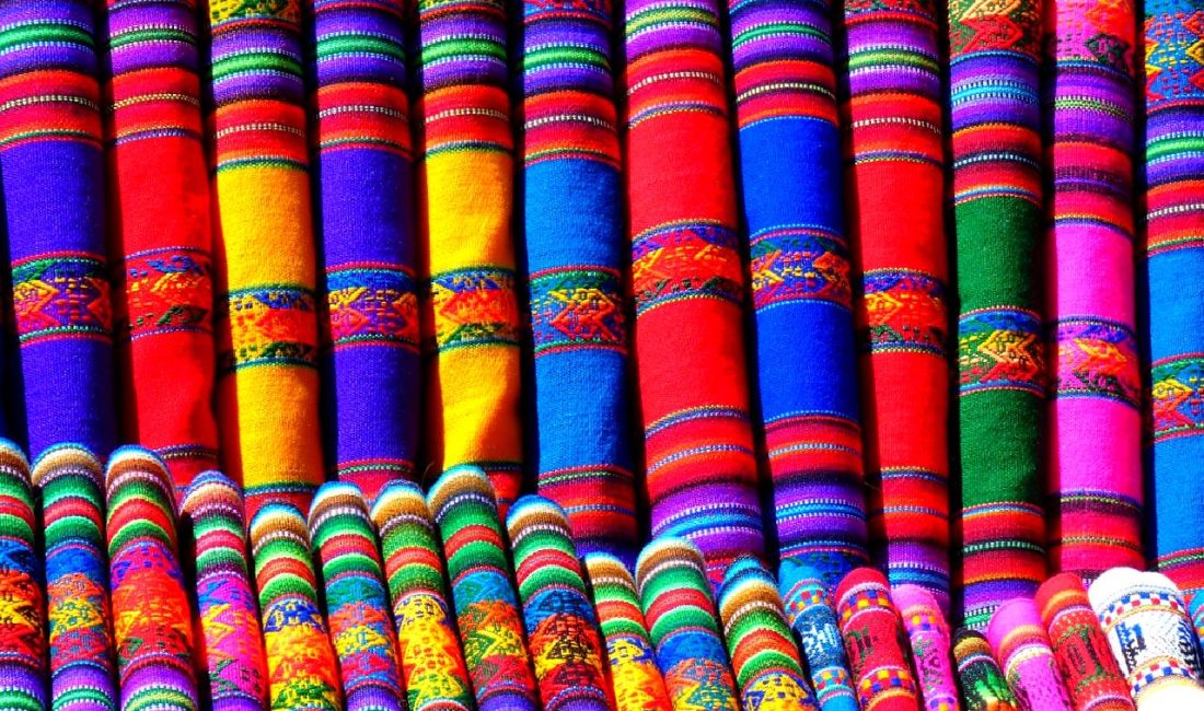 Tekstil Sektöründe Yeşil Dönüşüm ve Gelecek Vizyonu Tekstil sektöründe yeşil dönüşüm, sürdürülebilirlik ve çevre dostu uygulamalarla geleceğe