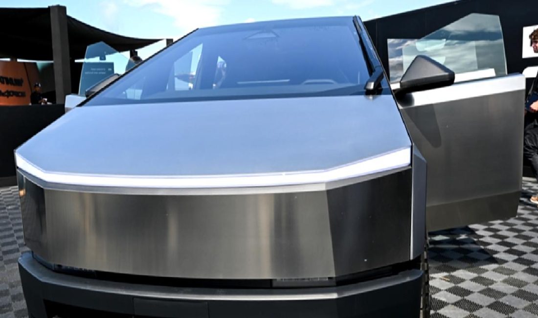 Tesla Cybertruck, geleceğin elektrikli aracı, Türkiye'de sergilenecek! Yenilikçi tasarımı ve