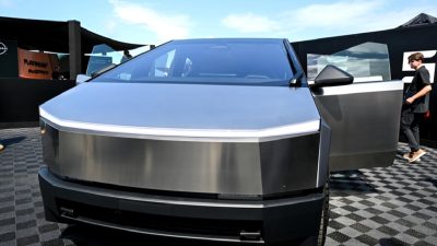 Tesla Cybertruck, Türkiye'de sergilendi! Yenilikçi tasarımı ve etkileyici özellikleriyle dikkat