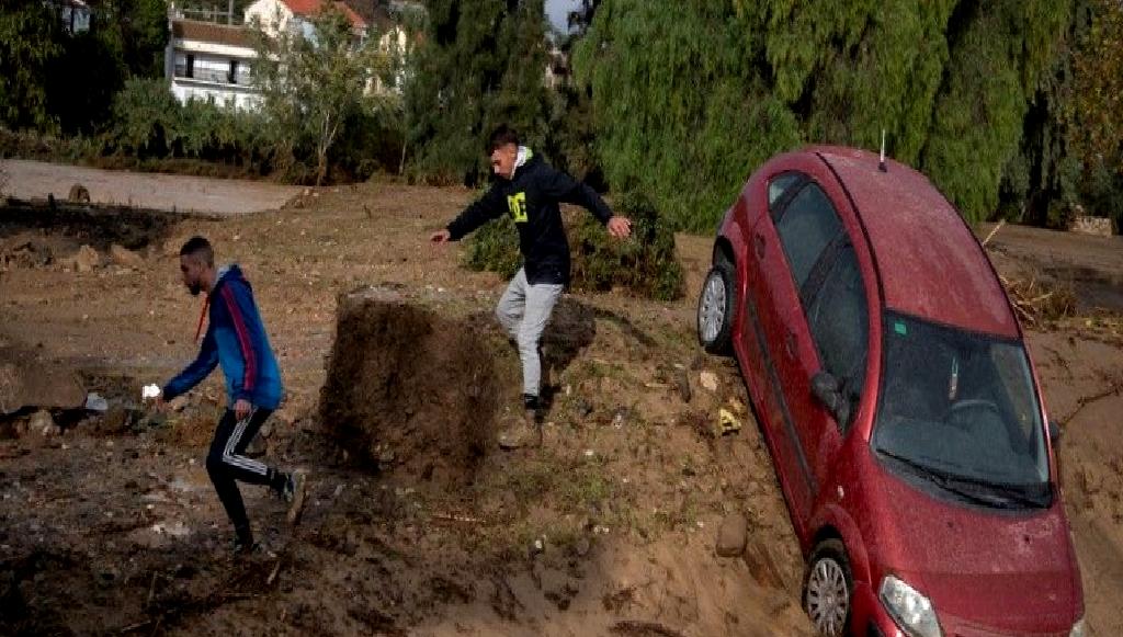 Valensiya’da Sel Felaketi: Can Kaybı ve Kayıplar Valensiya'da meydana gelen sel felaketi, ağır can kaybı ve maddi