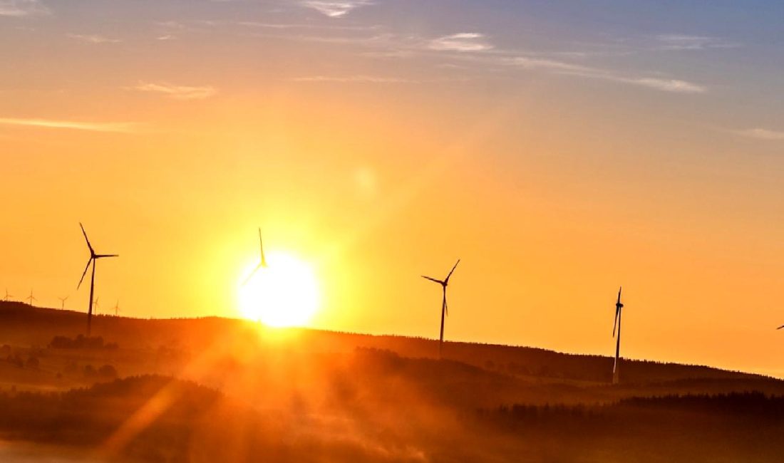 Yenilenebilir Enerji: Geleceğin enerji kaynağı olarak, sürdürülebilirlik ve çevre dostu