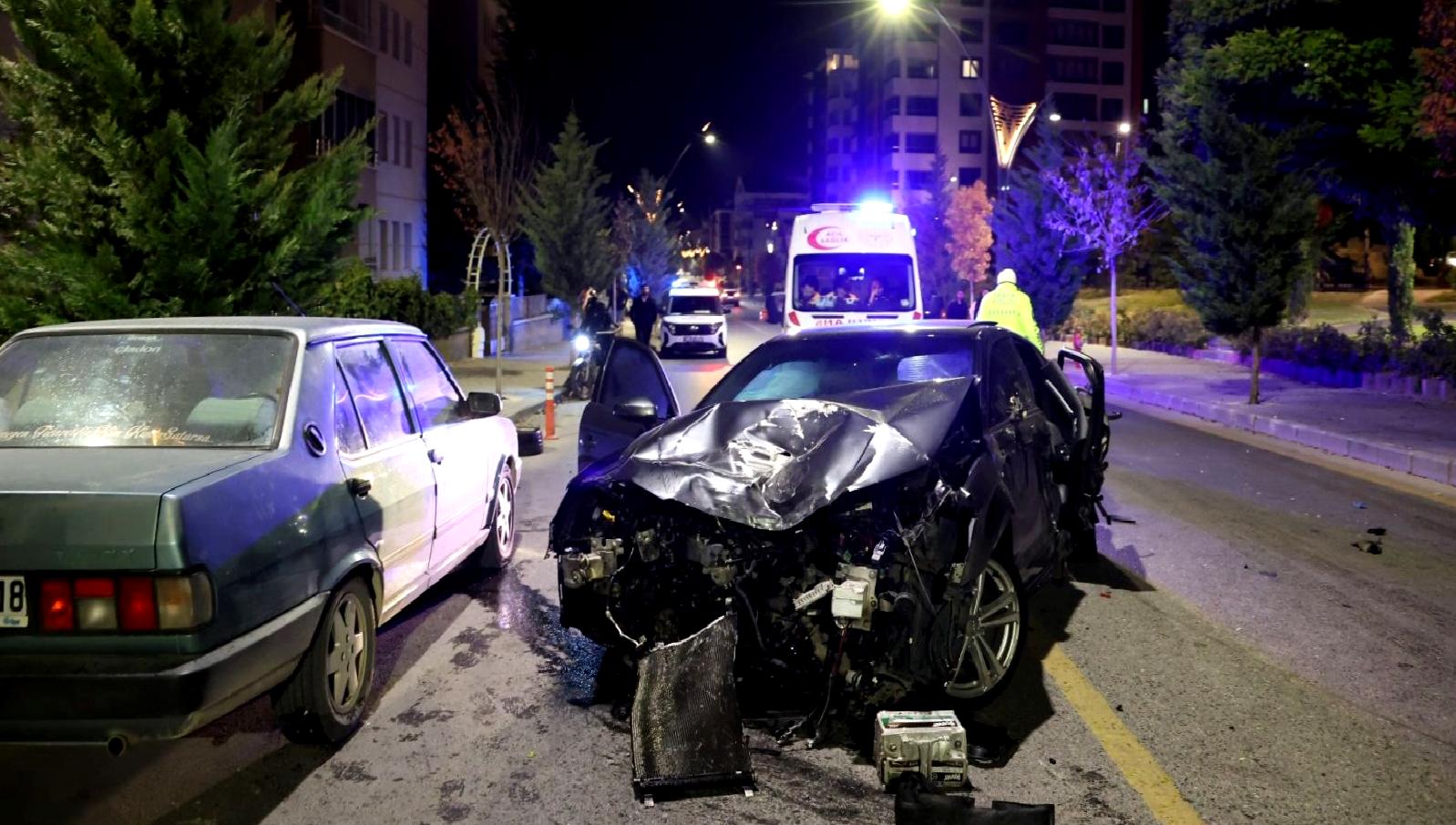 15 Temmuz Mahallesi'nde alkollü sürücünün neden olduğu trafik kazası, bölgedeki