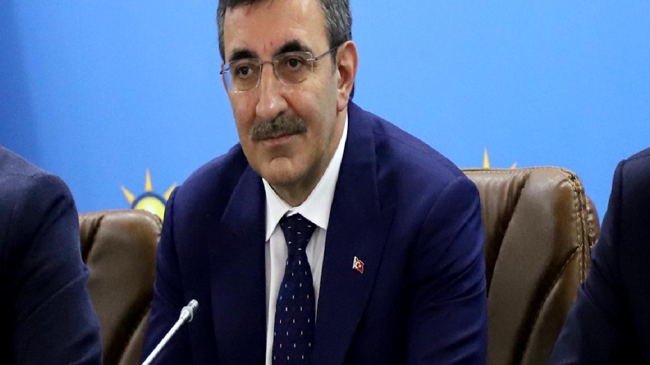 2025 yılı bütçesi ve yatırımları hakkında detaylı bilgi edinin. Ekonomik