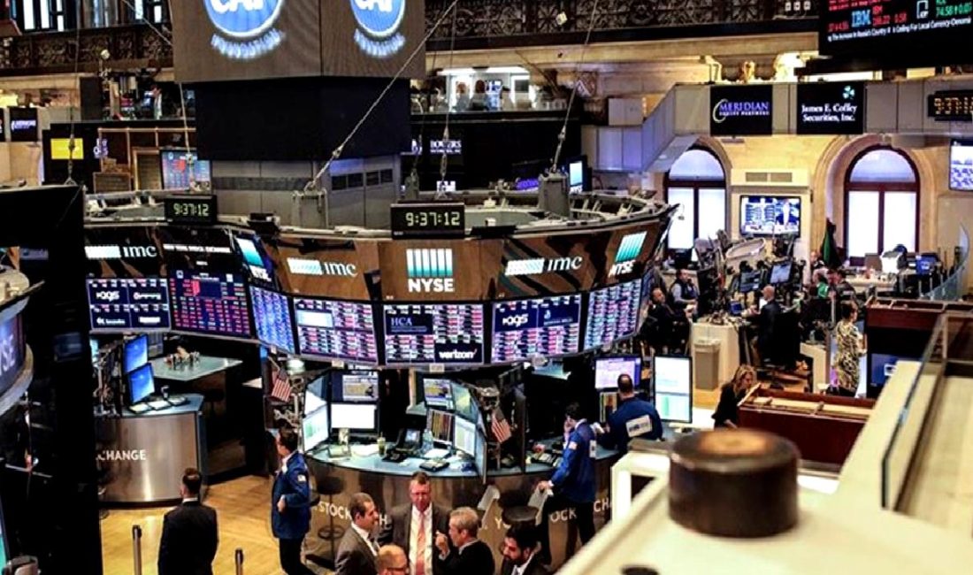 ABD borsası, Trump'ın politikalarının etkisiyle pozitif bir açılış yaptı. Ekonomik