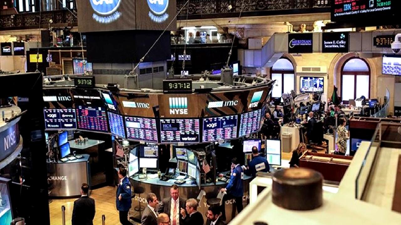 ABD borsası, Trump'ın politikalarının etkisiyle pozitif bir açılış yaptı. Ekonomik