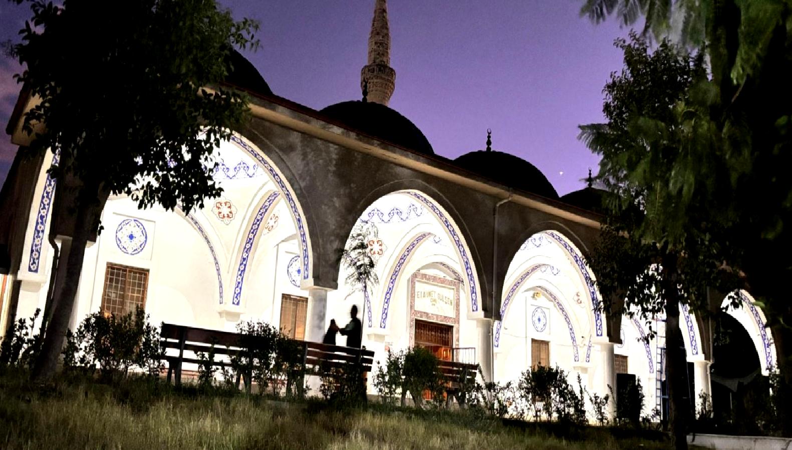 Adana'da meydana gelen bıçaklı saldırıda İmam Tarık Karadağ hayatını kaybetti.