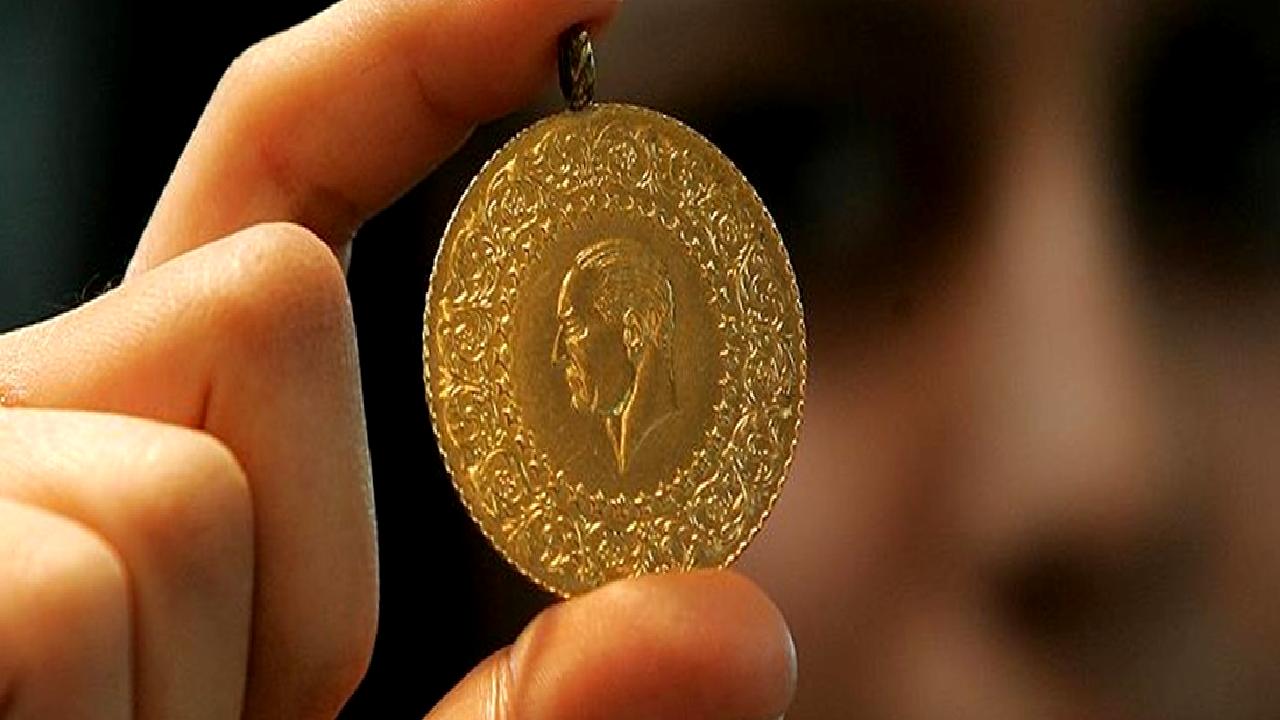 Altın fiyatları ve yatırım stratejileri hakkında kapsamlı bilgiler edinin. Yatırımcılar