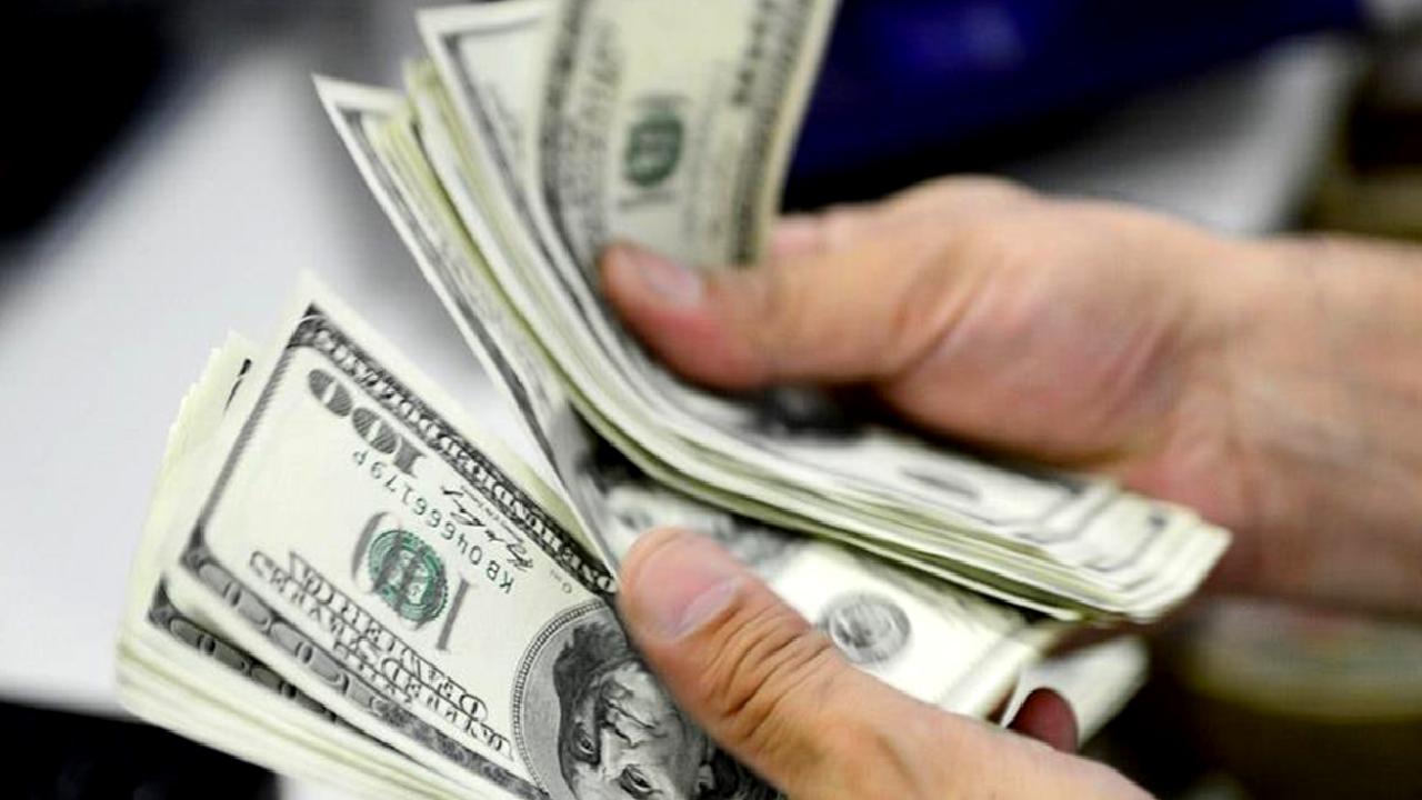 Altın ve döviz kurlarındaki güncel değişimleri keşfedin! Piyasalardaki dalgalanmaların arkasındaki