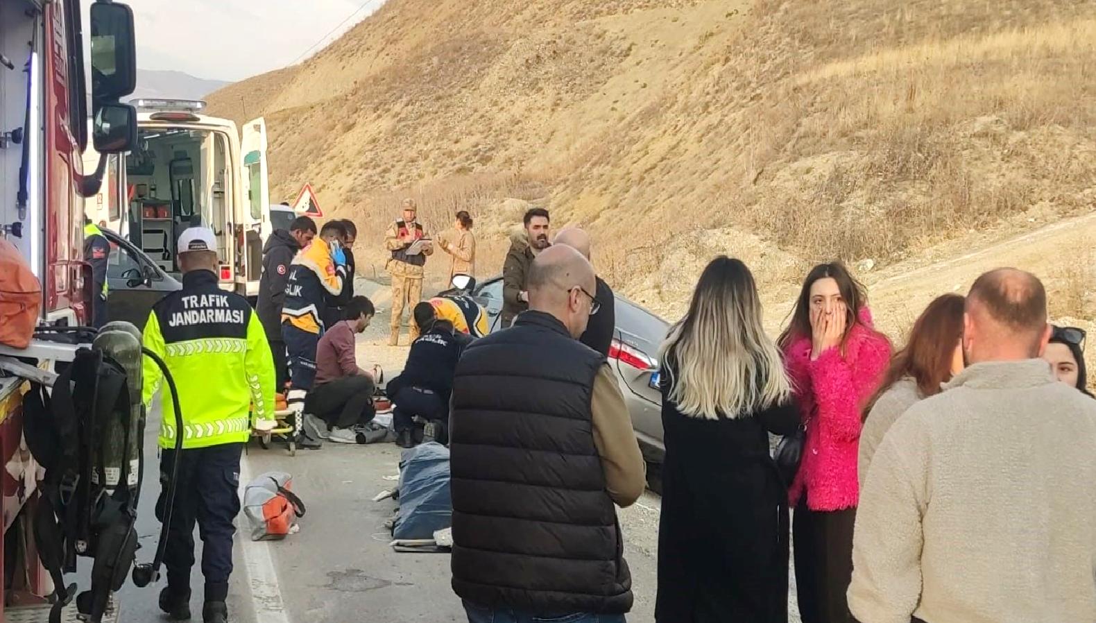 Aşkale'de meydana gelen trafik kazasında bir kişi hayatını kaybederken, 3