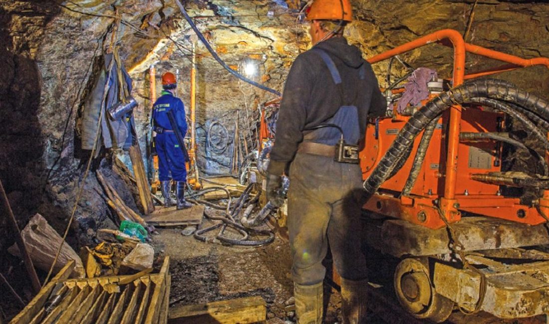 Azerbaycan'da altın arama faaliyetlerinin derinlemesine incelendiği bu yazıda, ülkenin ekonomik