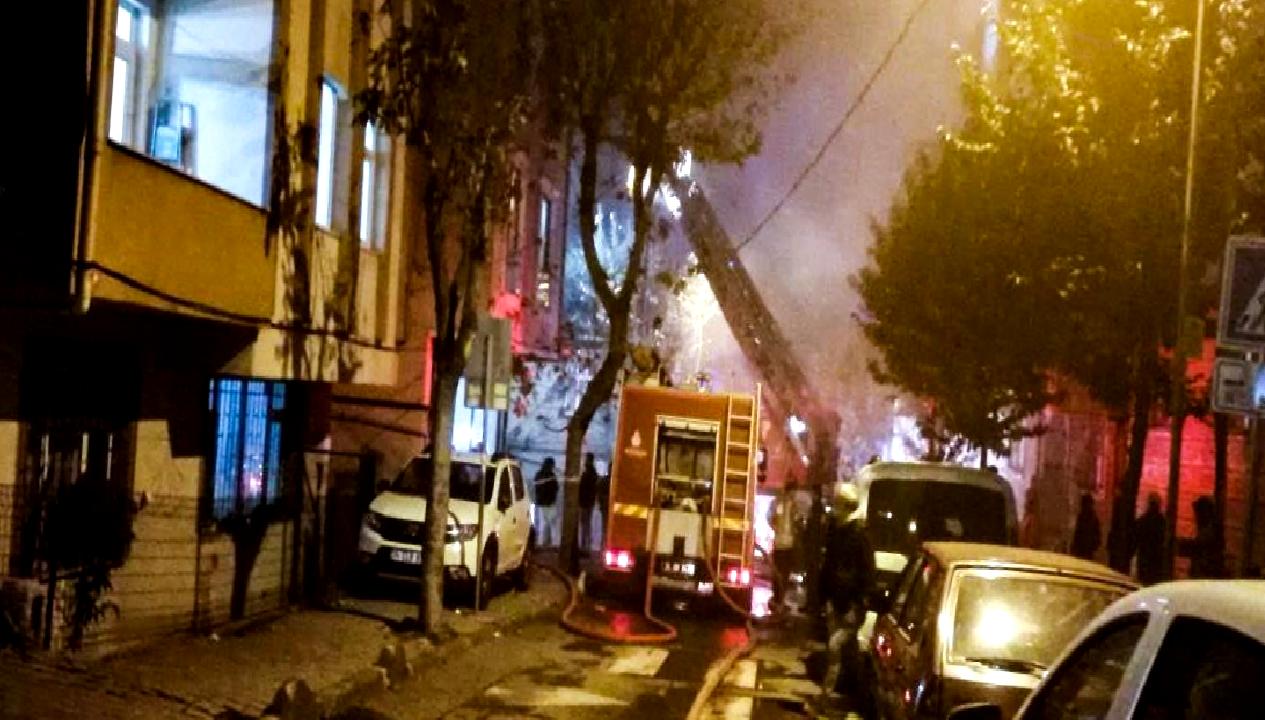 Bağcılar'da bir gecekondu yangını paniğe neden oldu. Olay anında yaşananlar,