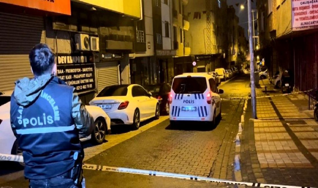 Bağcılar’da Silahlı Saldırı: İki Yaralı Bağcılar'da meydana gelen silahlı saldırıda iki kişi yaralandı. Olay anı