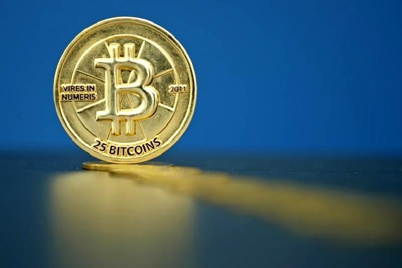 Bitcoin düşüşü, piyasalardaki belirsizliklerle şekilleniyor. Uzun vadeli yatırımcıların stratejileri ve