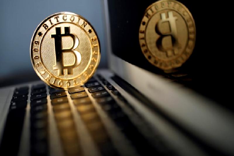 Bitcoin ETF'leri, yatırımcıların ilgisini çekerken 100 milyar doları aşarak önemli