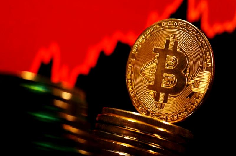 Bitcoin fiyatındaki sert düşüşün nedenlerini ve piyasa üzerindeki etkilerini derinlemesine