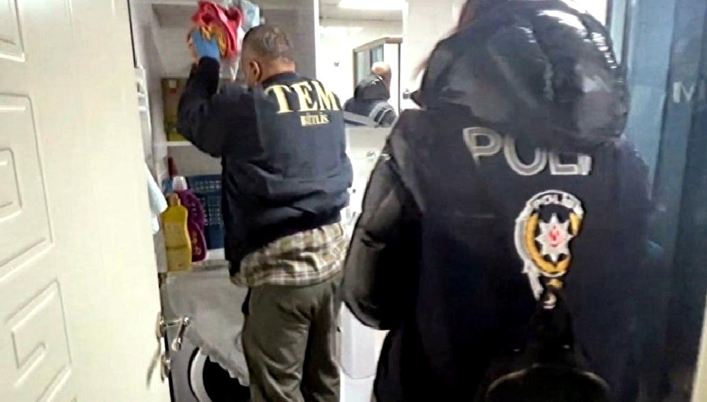 Bitlis'te düzenlenen DEAŞ operasyonunda bir terörist yakalandı. Güvenlik güçlerinin başarılı