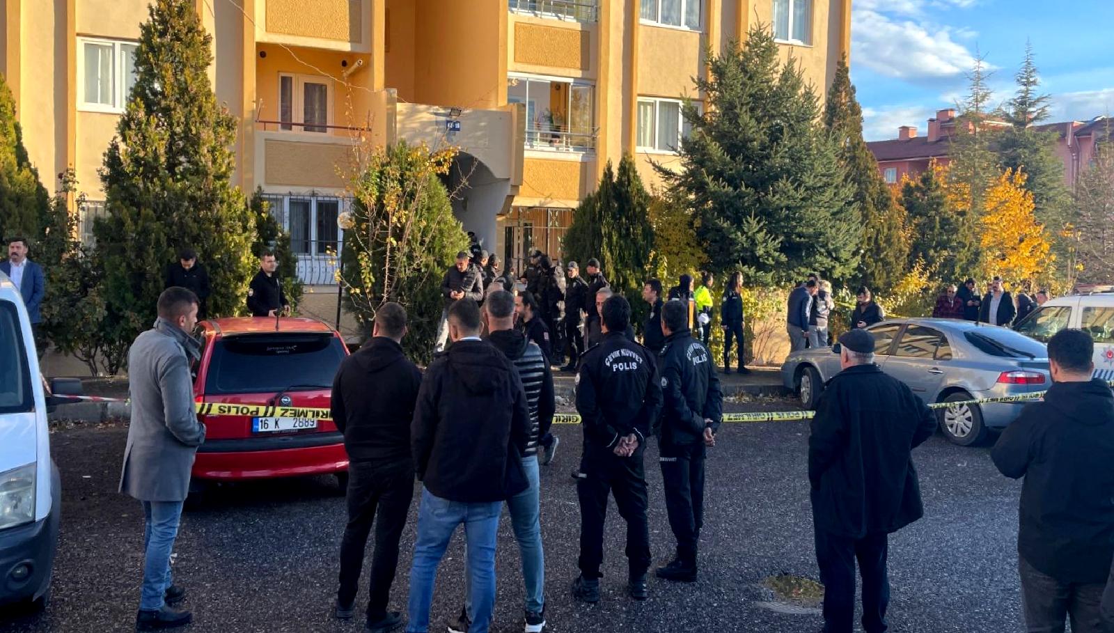 Bor'da oto tamircisi ve sevgilisinin gizemli ölümü, kasabanın karanlık sırlarını