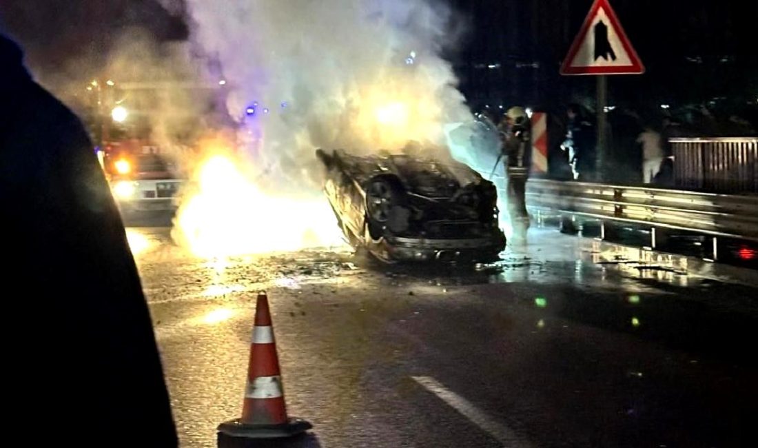 Çankırı Bulvarı’nda Takla Atan Araçta Yangın Çıktı Çankırı Bulvarı'nda meydana gelen kazada takla atan araçta yangın çıktı.