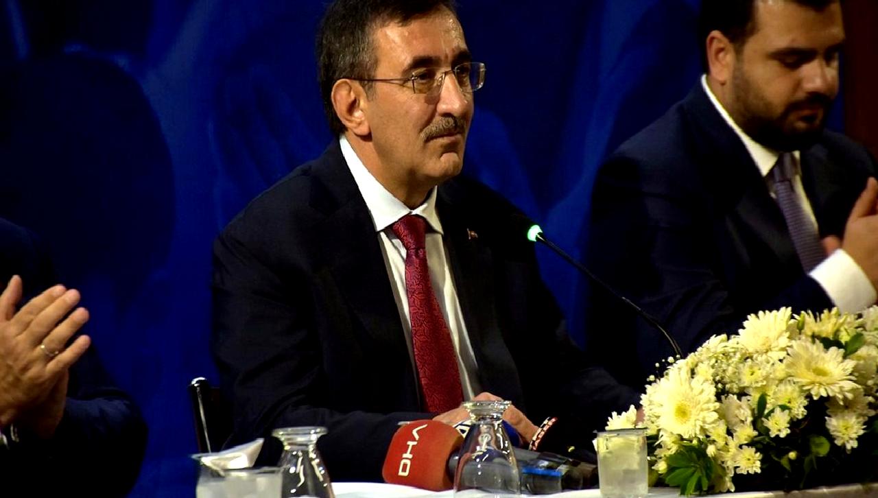 Cumhurbaşkanlığına vekalet tezkere yayınlandı. Bu önemli gelişme, ülke yönetiminde geçici