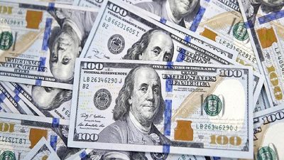 Döviz kurları ve altın fiyatları arasındaki ilişkiyi keşfedin. Ekonomik faktörlerin,