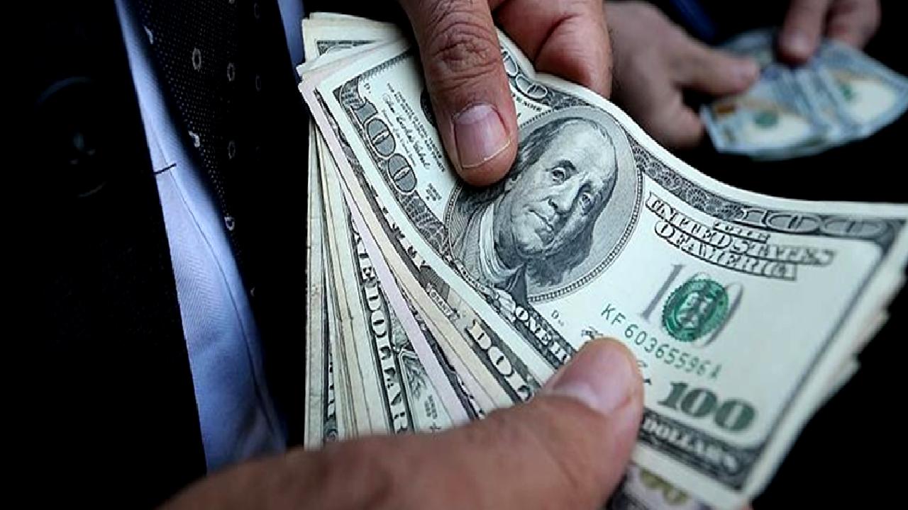 Döviz kurlarındaki güncel dalgalanmaları keşfedin. Ekonomik faktörler, piyasa trendleri ve