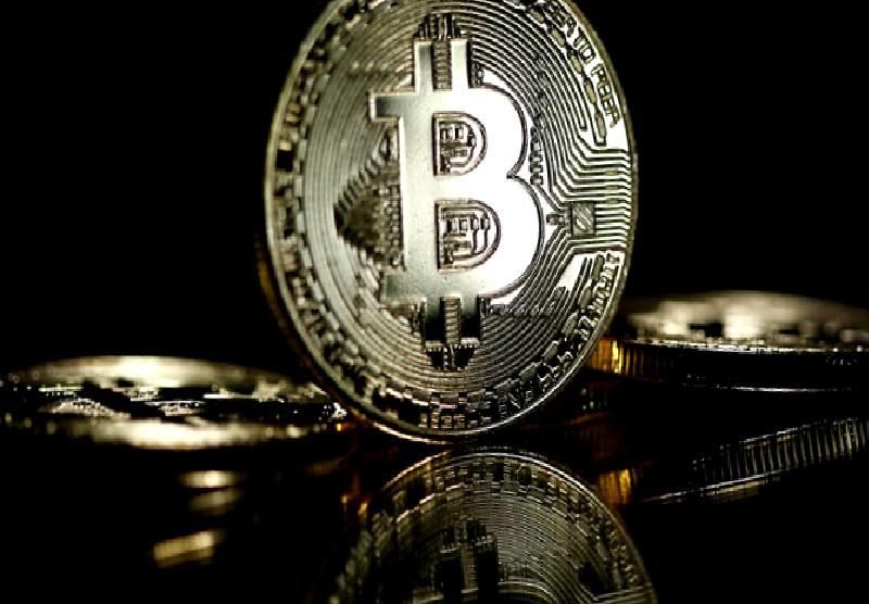 EOS'un pazar performansını ve kripto para piyasalarındaki son gelişmeleri keşfedin.