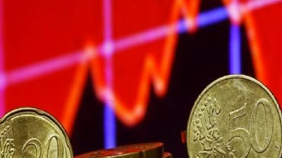 Euro'nun düşüşü, Avrupa piyasalarında dalgalanmalara neden oluyor. Bu makalede, eurodaki