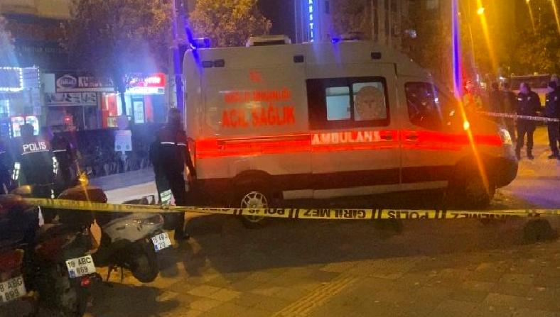 Gece saatlerinde meydana gelen bıçaklı kavga olayında, bir kişi yaralanarak
