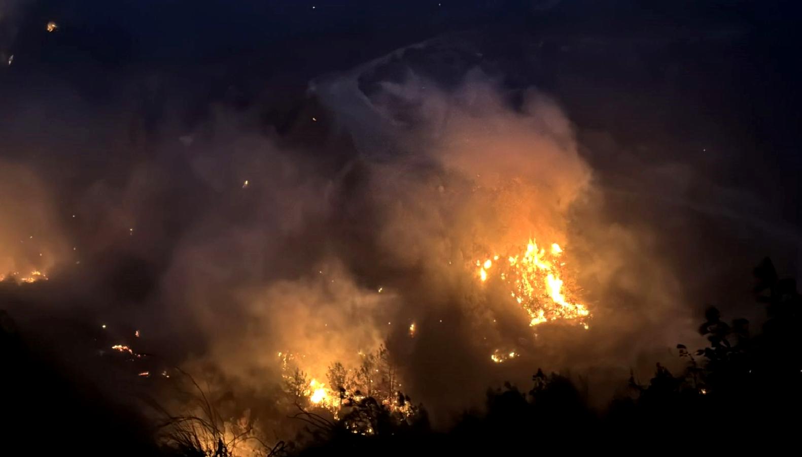 Hatay ve Bilecik'te meydana gelen orman yangınları, ekiplerin yoğun çalışmaları