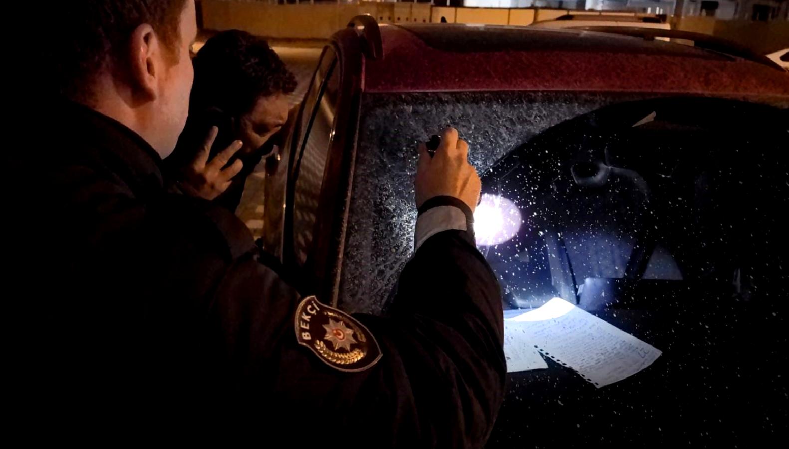 İnegöl'de gerçekleşen silahlı saldırıda 26 yaşındaki bir genç ağır yaralandı.