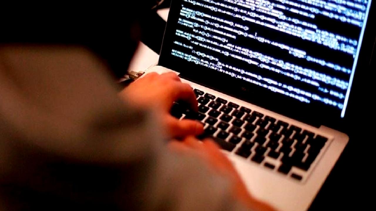 İsrailli bilim adamları ve diplomatların gizli bilgileri sızdırıldı. Bu olay,