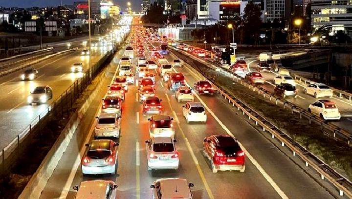 İstanbul'daki trafik durumunu güncel verilerle keşfedin! 15 Temmuz ve Fatih