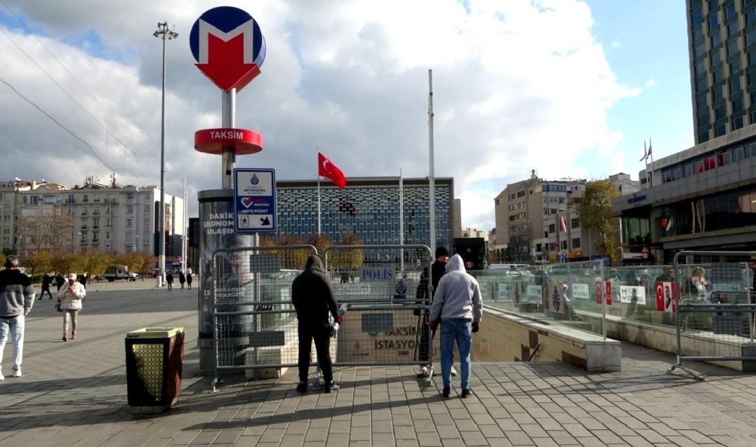 İstanbul’da 25 Kasım Dolayısıyla Metro İstasyonları Kapatıldı 25 Kasım'da İstanbul'da düzenlenecek etkinlikler nedeniyle metro istasyonları kapatıldı. Yolcuların