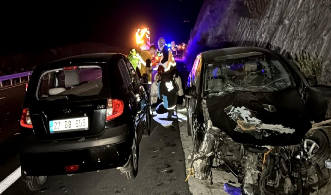 İstanbul’dan İzmir’e Giden TIR Kazası: Bir Ölü, Dokuz Yaralı İstanbul'dan İzmir'e giden bir TIR'ın karıştığı korkunç kaza, bir kişinin