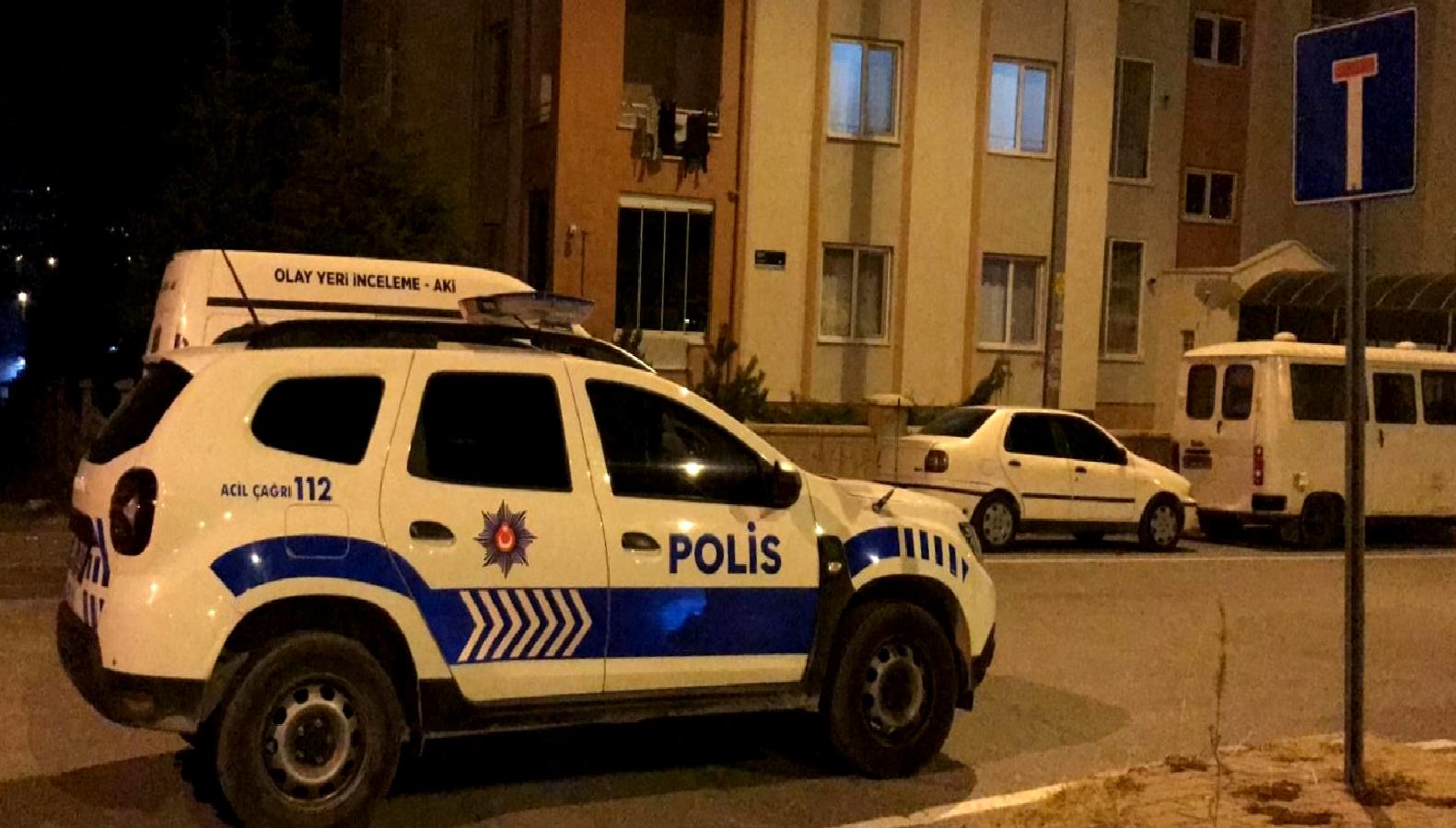 Kayseri'de yaşanan korkunç olayda, bir genç kadın tabancayla saldırıya uğradı.