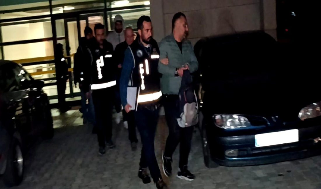 Kırıkkale’de Sahte Sağlık Raporu Operasyonu: 12 Şüpheli Gözaltında Kırıkkale'de düzenlenen sahte sağlık raporu operasyonunda 12 şüpheli gözaltına alındı.