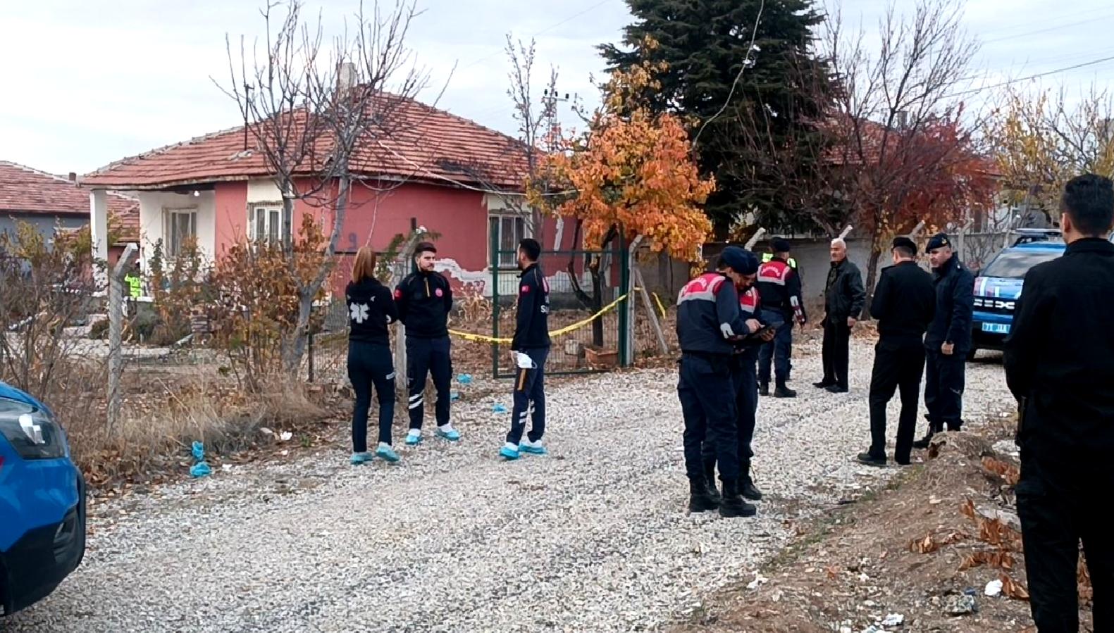 Kırıkkale'de yaşanan korkunç olayda, şizofreni hastası bir birey, aile üyelerine