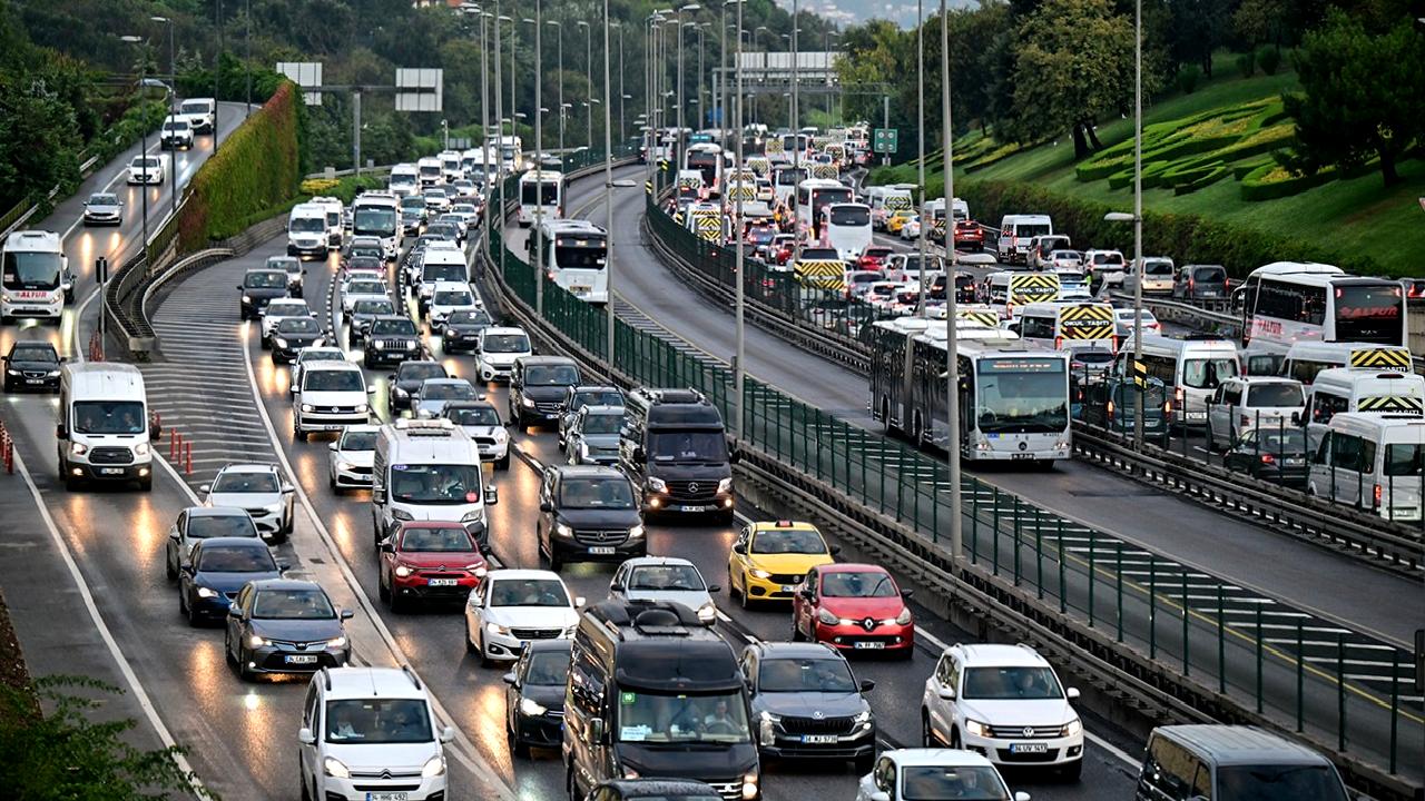 Kış lastiği zorunluluğu hakkında bilgilere ulaşın! Kış aylarında güvenli sürüş