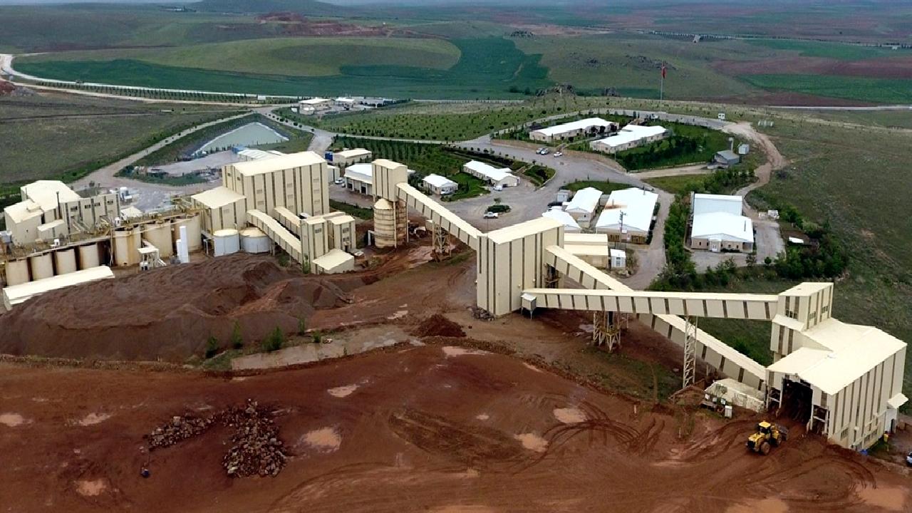 Koza Altın İşletmeleri A.Ş.'nin birleşme kararı ve sektördeki stratejileri üzerine