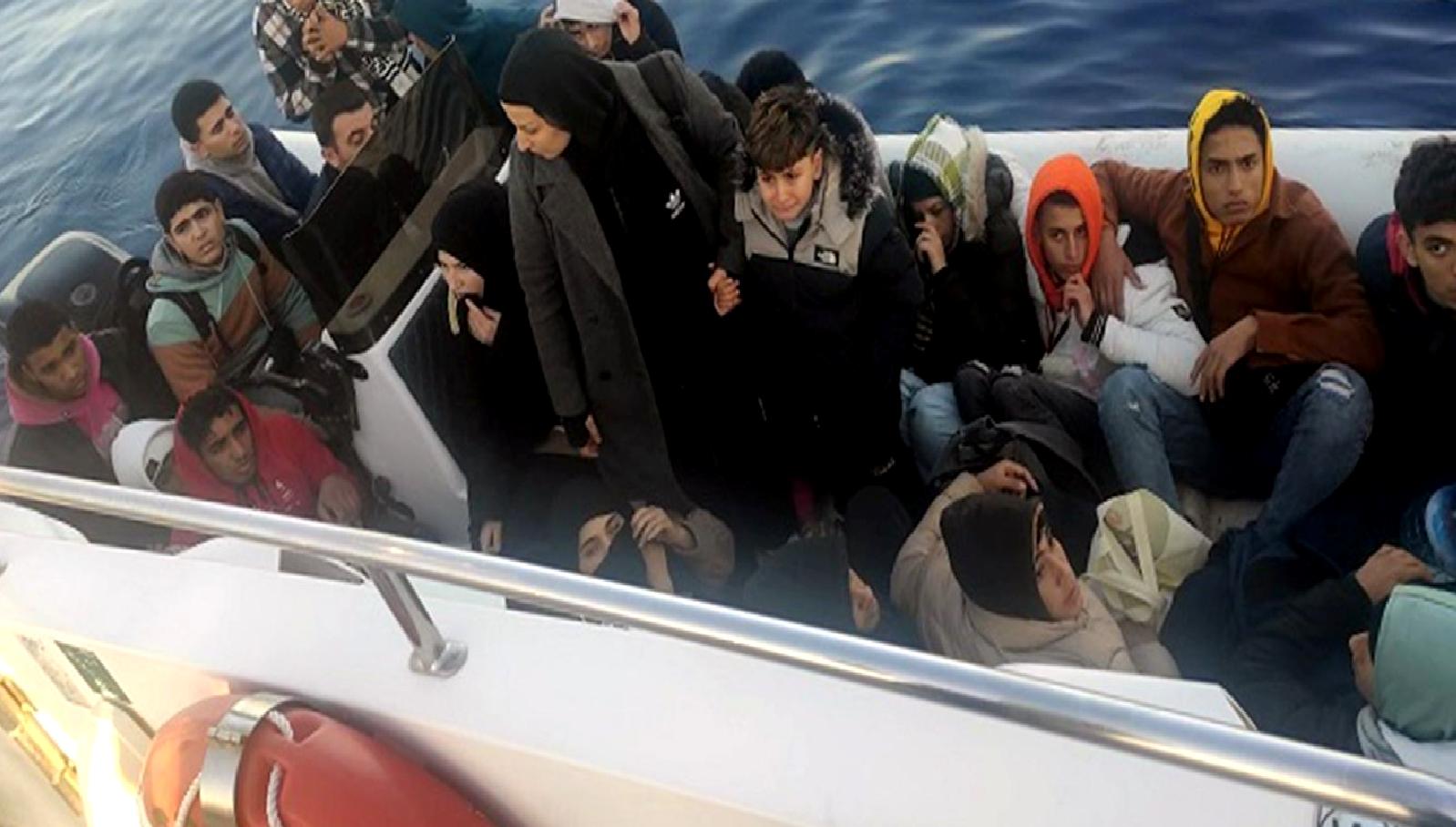 Marmaris'te gerçekleştirilen düzensiz göçmen operasyonunda 22 göçmen ve 2 insan