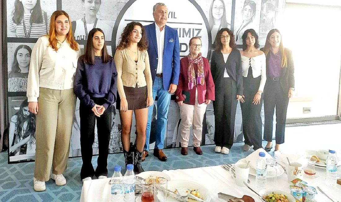 Mercedes Benz Türk ve ÇYDD, Eğitim Destek Programı'nın 20. yılını