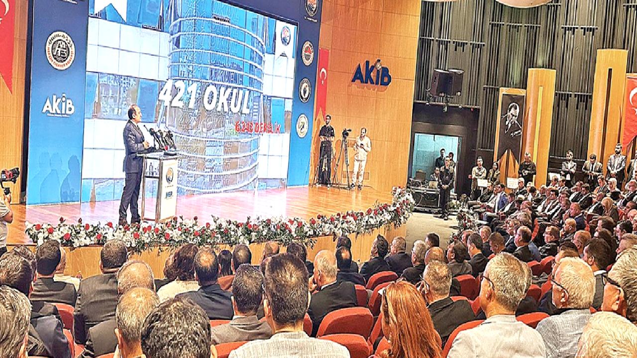 Mersin Ekonomi Zirvesi Bilgilendirme Toplantısı'na katılarak şehrimizin ekonomik potansiyelini keşfedin.