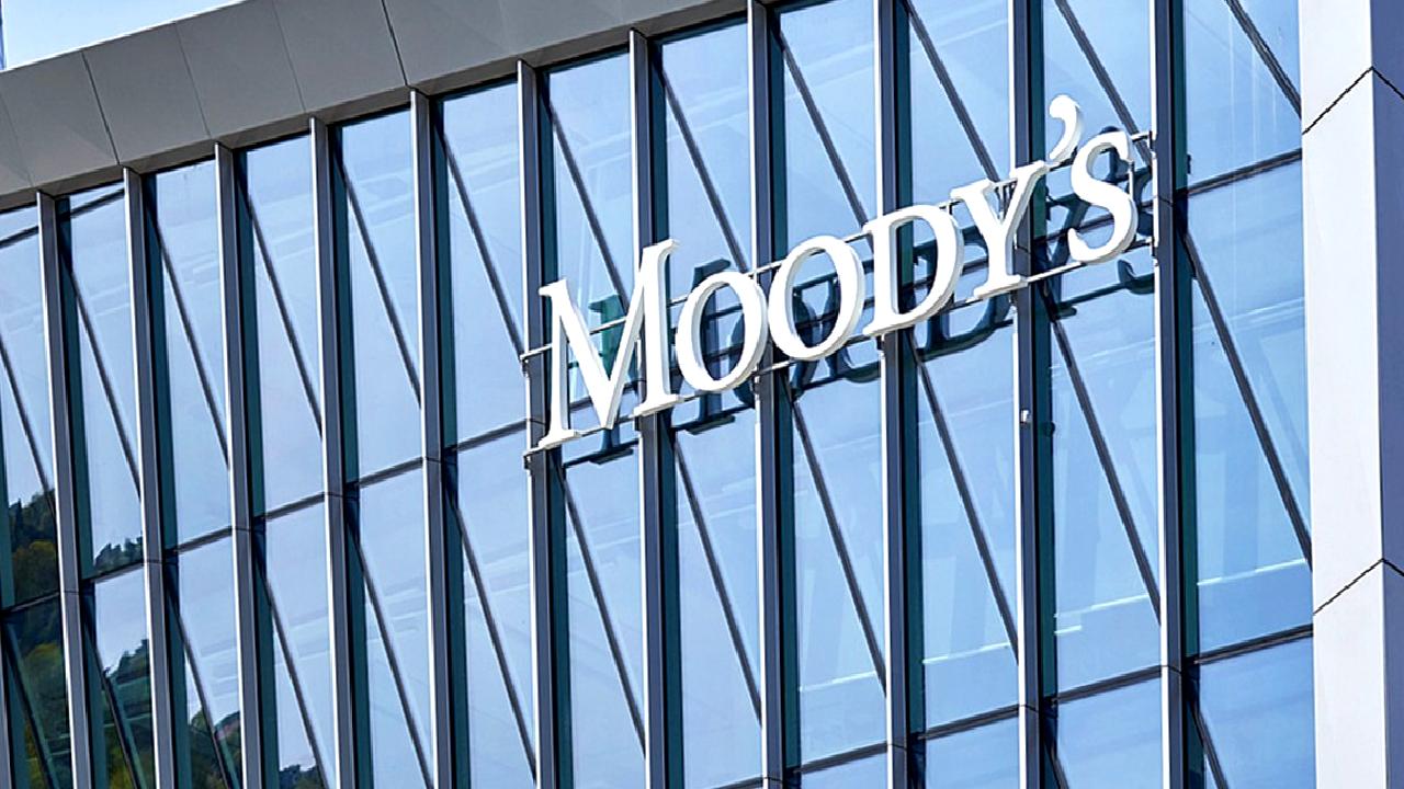 Moody's, Suudi Arabistan'ın kredi notunu yükseltti. Bu karar, ülkenin ekonomik