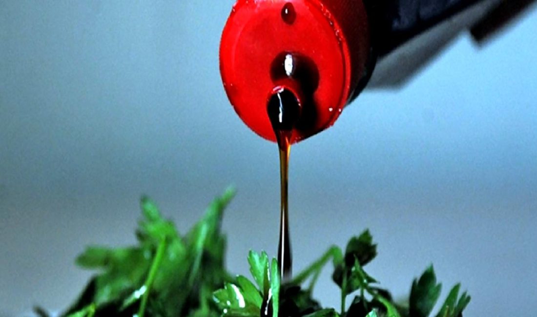 Nar Ekşisi Üretimi ve Tüketici Koruma Önlemleri Nar ekşisi üretimi, sağlıklı beslenme ve lezzetli tarifler için önemli