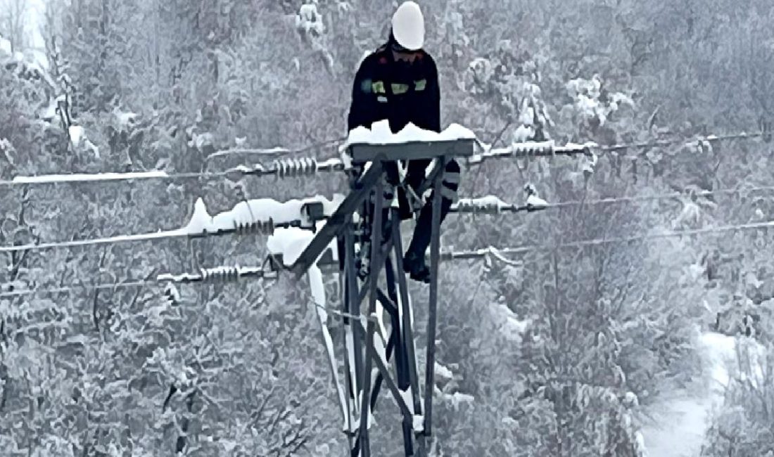 Orta Karadeniz Bölgesi’nde Elektrik Kesintileri ve YEDAŞ’ın Mücadelesi Orta Karadeniz Bölgesi'nde sıkça yaşanan elektrik kesintileri, YEDAŞ'ın etkili müdahaleleri