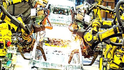 Otomotiv sektöründeki zorluklar ve gelecekteki beklentileri keşfedin. Sektörün karşılaştığı engeller,