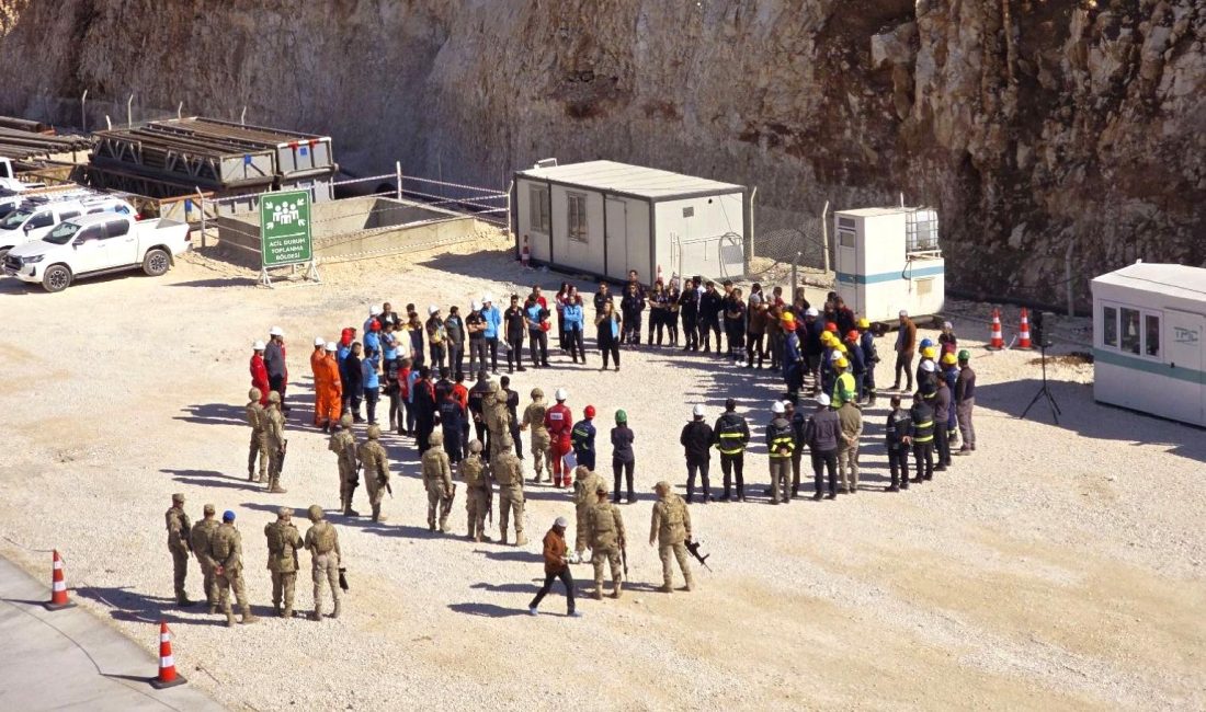 Petrol Saha Tatbikatı: Yangın ve Patlama Senaryosu Petrol Saha Tatbikatı: Yangın ve Patlama Senaryosu, acil durum yönetimi