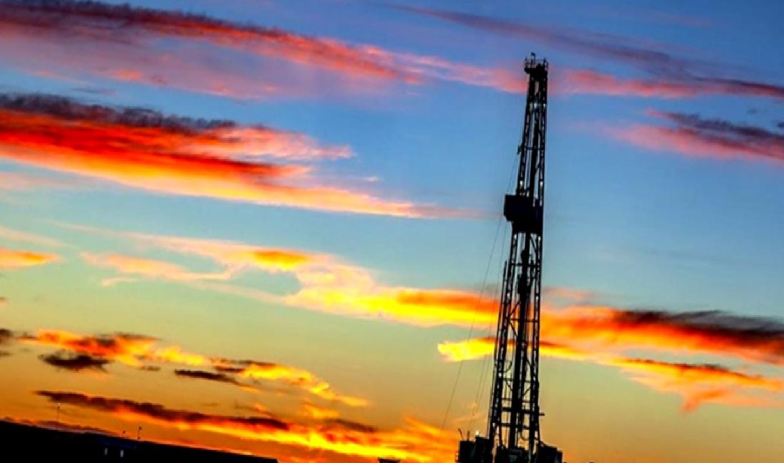 Putin ve Selman’dan Petrol Piyasaları Üzerine Görüşme Putin ve Selman, petrol piyasalarındaki güncel gelişmeleri değerlendirmek üzere bir