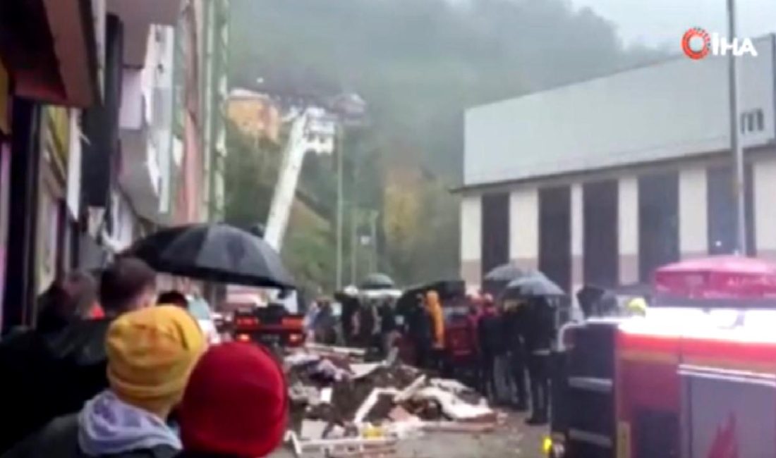 Rize’de Heyelan: 1 Ölü, 3 Yaralı Rize'de meydana gelen heyelan sonucunda 1 kişi hayatını kaybetti, 3